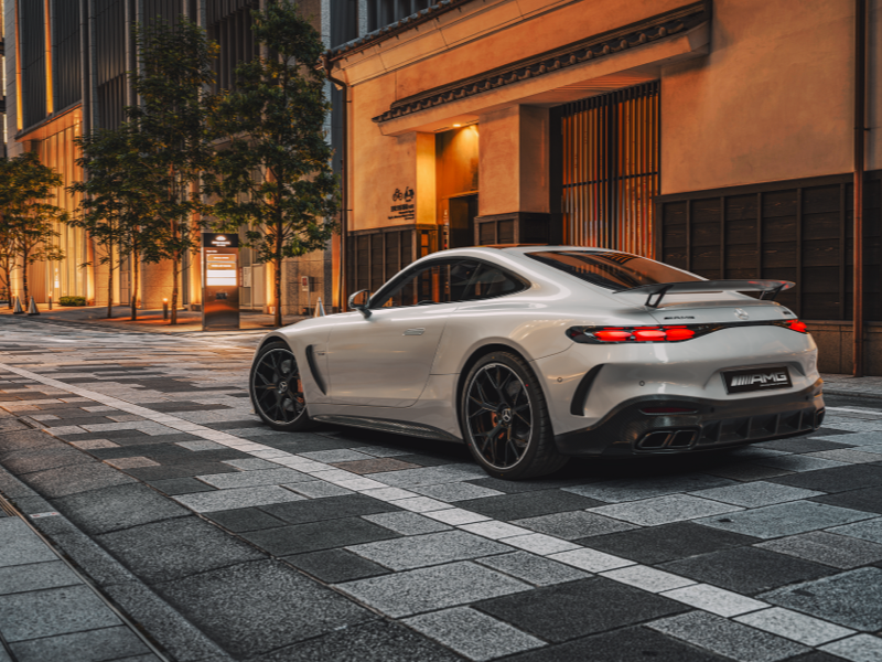 AMG GT 2024 的 CGI 渲染图